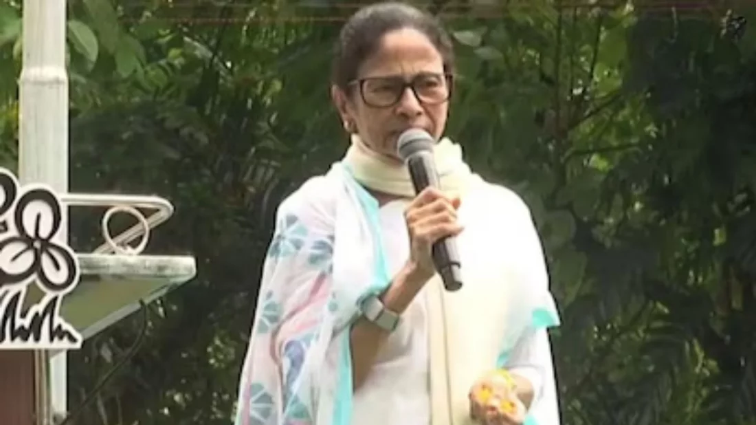 মমতার বিরুদ্ধে এফআইআর দায়ের কলকাতা পুলিশের
