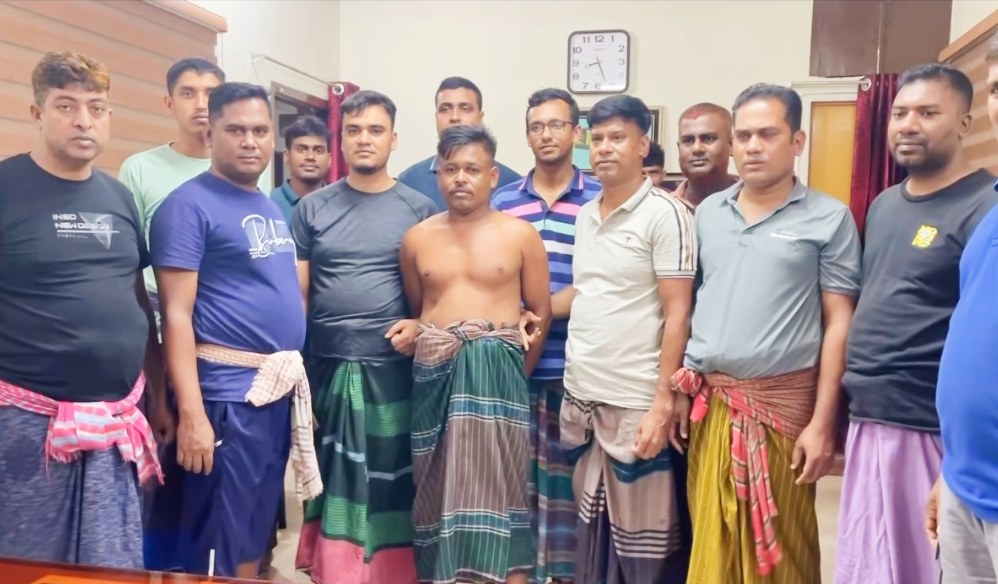 নড়াইলে আন্ত:জেলা ডাকাত দলের সর্দার গ্রেফতার