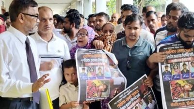 সিরাজগঞ্জে স্ত্রীসহ দুজনের যাবজ্জীবন, আদালতের রায়ে বিক্ষোভ