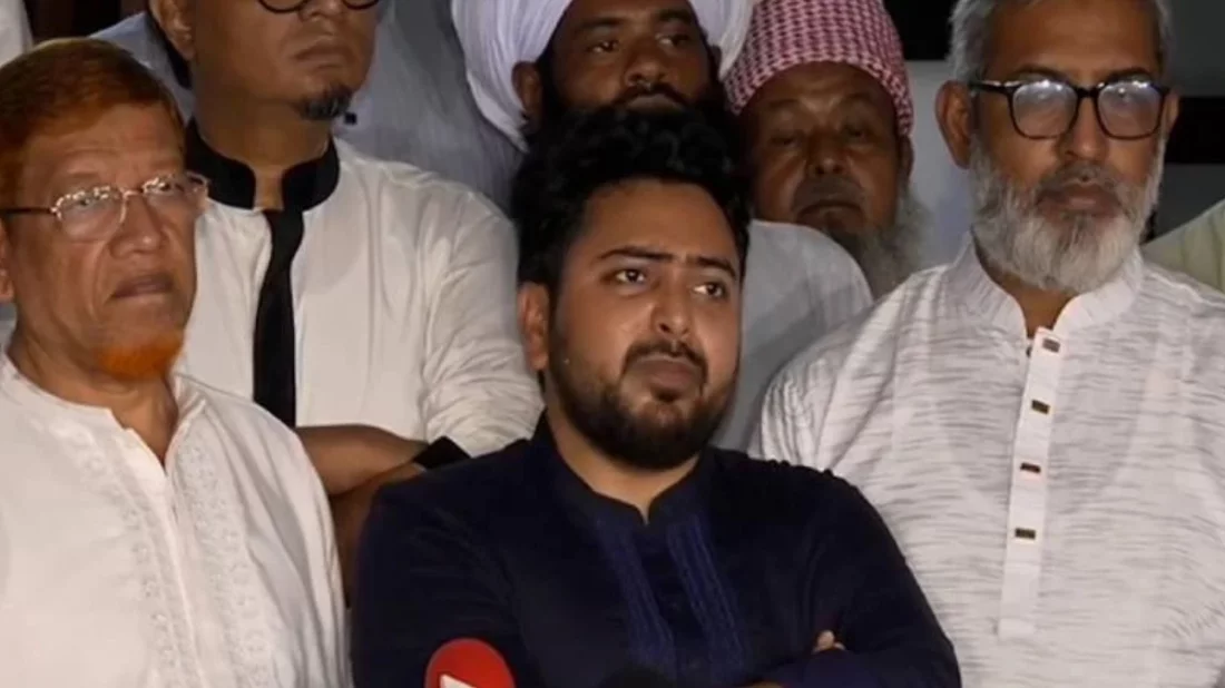 সরকার সার সংকটের অভিযোগ এড়াতে চাইছে: নাহিদ ইসলাম