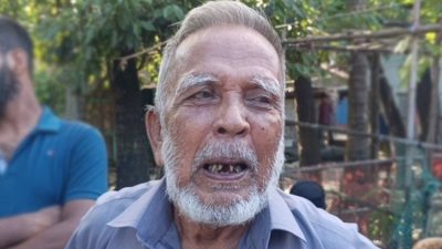 বিষাক্ত গ্যাসে দুই সন্তানের মৃত্যু, দিশেহারা বাবা সেকান্দার আলী