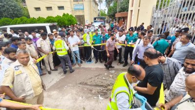বরিশাল আদালত চত্বরে ককটেলসদৃশ বস্তু বিস্ফোরণের ঘটনা