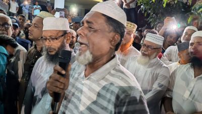 কোটালীপাড়ায় বাবার জানাজায় অংশ নিলেন প্যারোলে মুক্তি পাওয়া আওয়ামী লীগ নেতা কামাল হোসেন শেখ