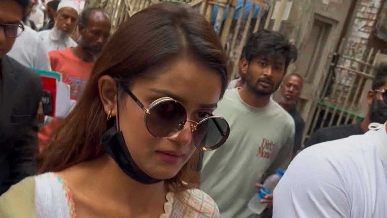 আত্মসমর্পণ করে জামিন পেলেন অভিনেত্রী তানজিন তিশা