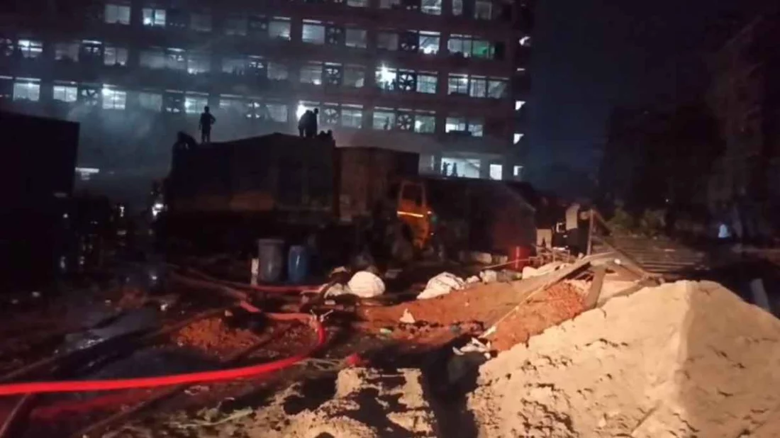 আশুলিয়ায় গ্যাস সিলিন্ডারবাহী লরিতে বিস্ফোরণ, নিহত ৭