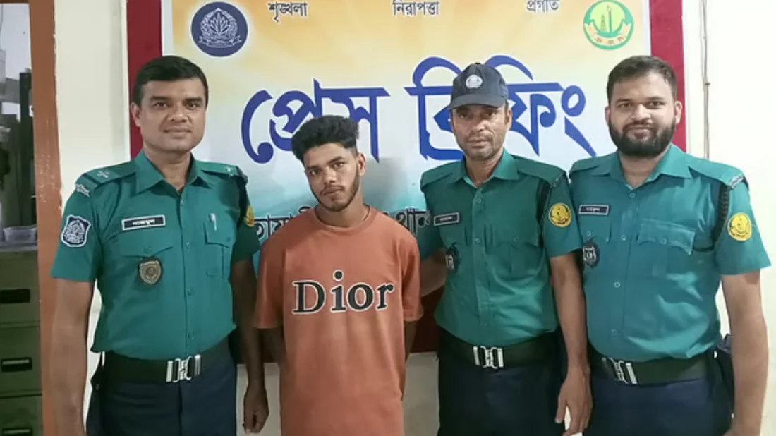 প্রধানমন্ত্রীকে কটূক্তির অভিযোগে মেহেরপুরে তরুণ আটক