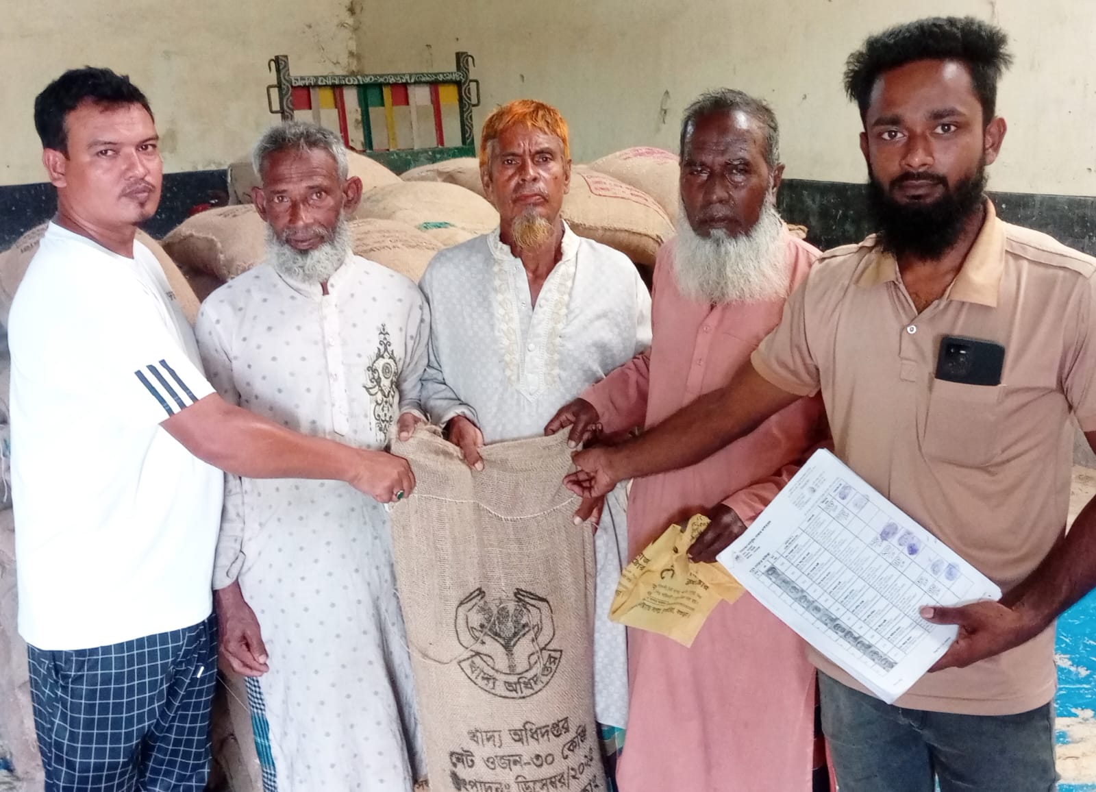 পাঁচবিবিতে স্বল্প মূল্যে চাল বিক্রয়