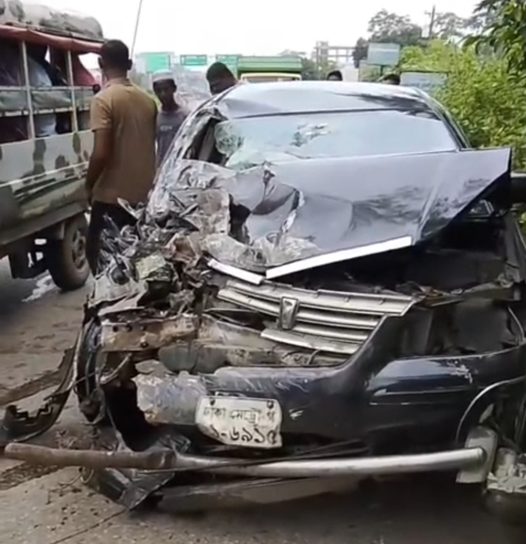 সুনামগঞ্জের গোবিন্দগঞ্জ এলাকায় বাস ও প্রাইভেট কারের সংঘর্ষে  ৪ জন আহত