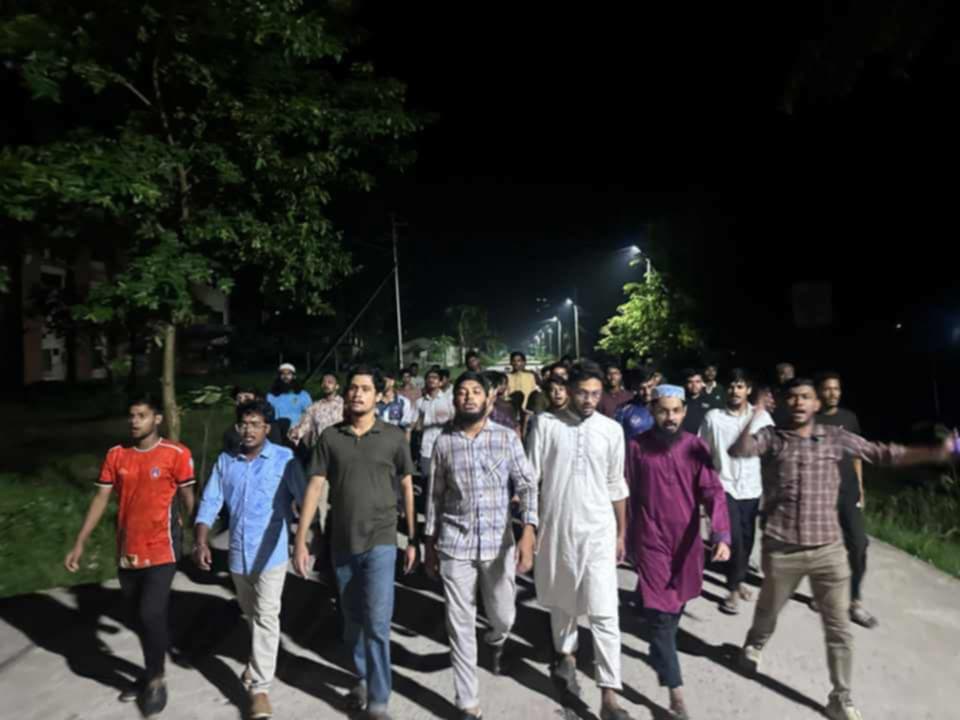 সরকারি কর্মচারী নিয়োগে ভাইভা নম্বর বাড়ানোর প্রতিবাদে নোবিপ্রবিতে বিক্ষোভ
