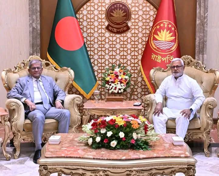 রাষ্ট্রপতির সঙ্গে সাক্ষাৎ, করলেন দিনাজপুর-১ এমপি আলহাজ্ব মো মনজুরুল ইসলাম