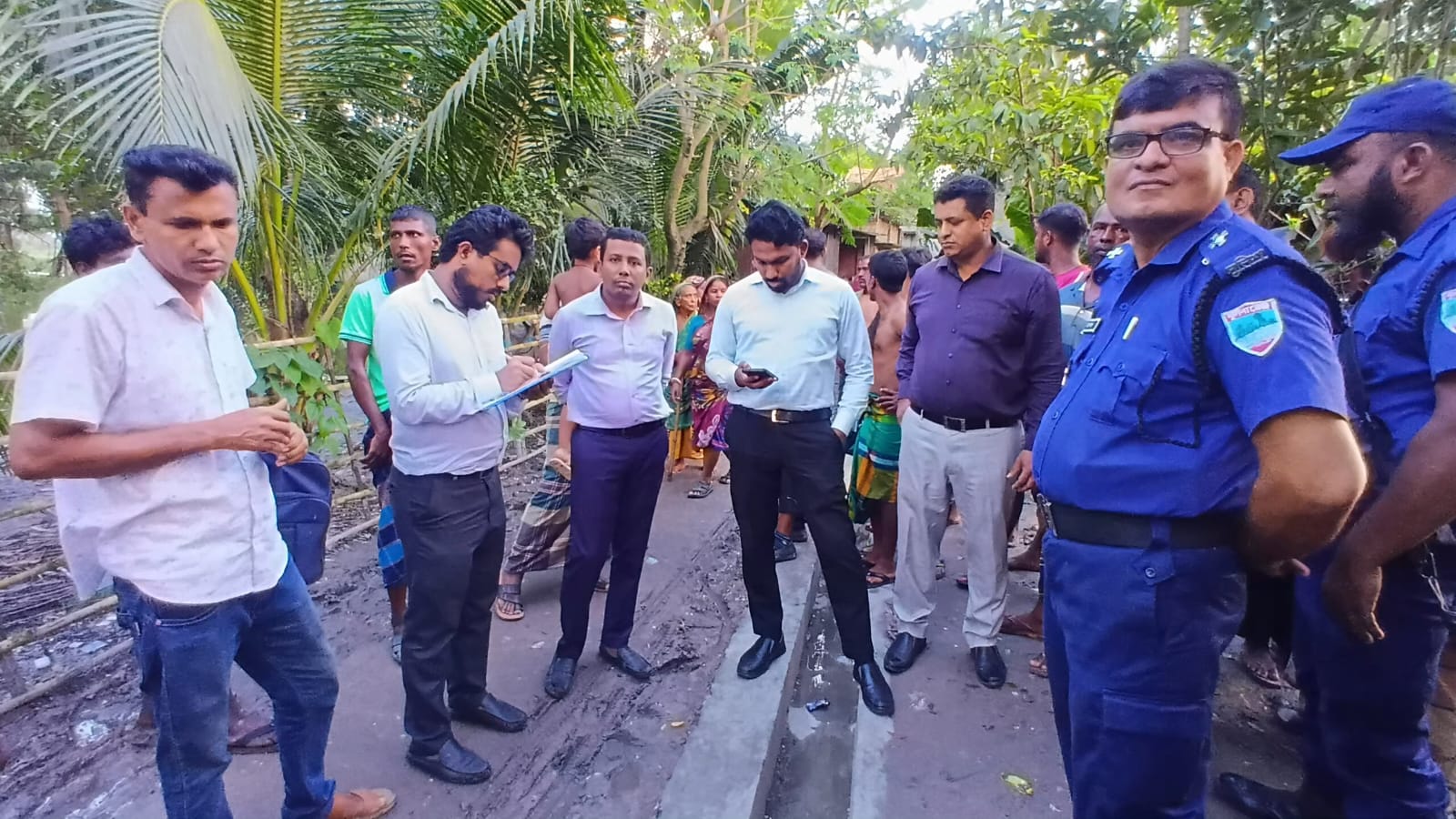 পুশবিরোধী অভিযান: ১০০ কেজি চিংড়ি জব্দ, ১০ হাজার টাকা জরিমানা