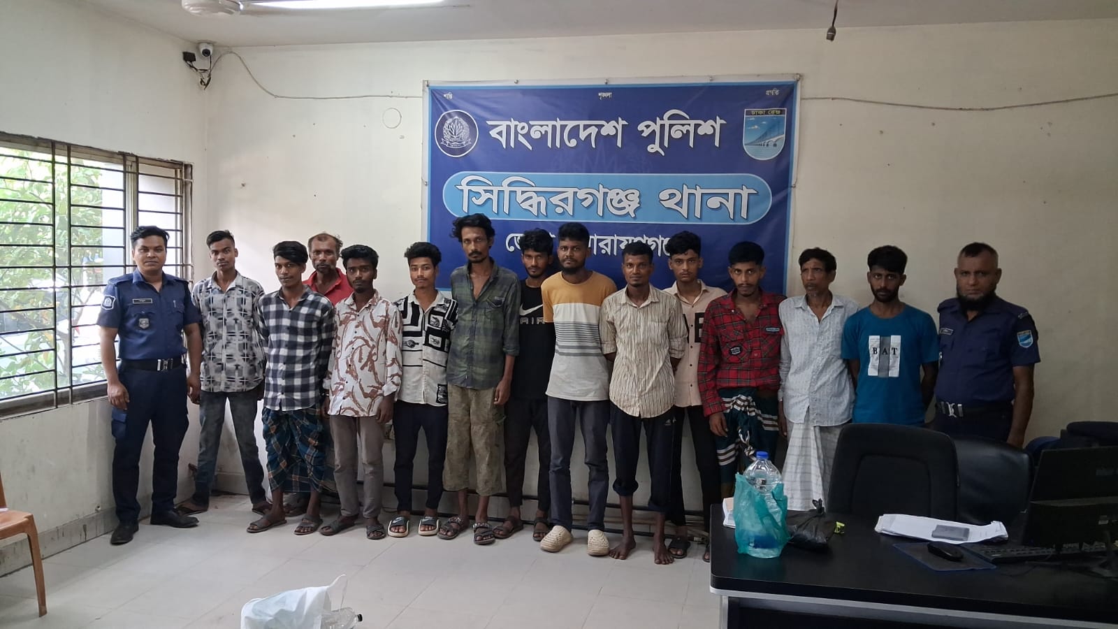 সিদ্ধিরগঞ্জে বিশেষ অভিযানে গ্রেফতার ২২