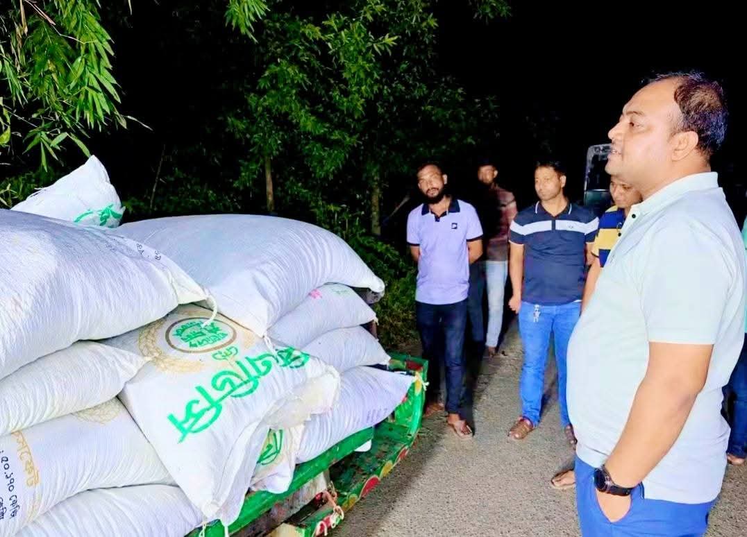 বকশীগঞ্জে গভীর রাতে ২৩ বস্তা ডিএপি সার জব্দ