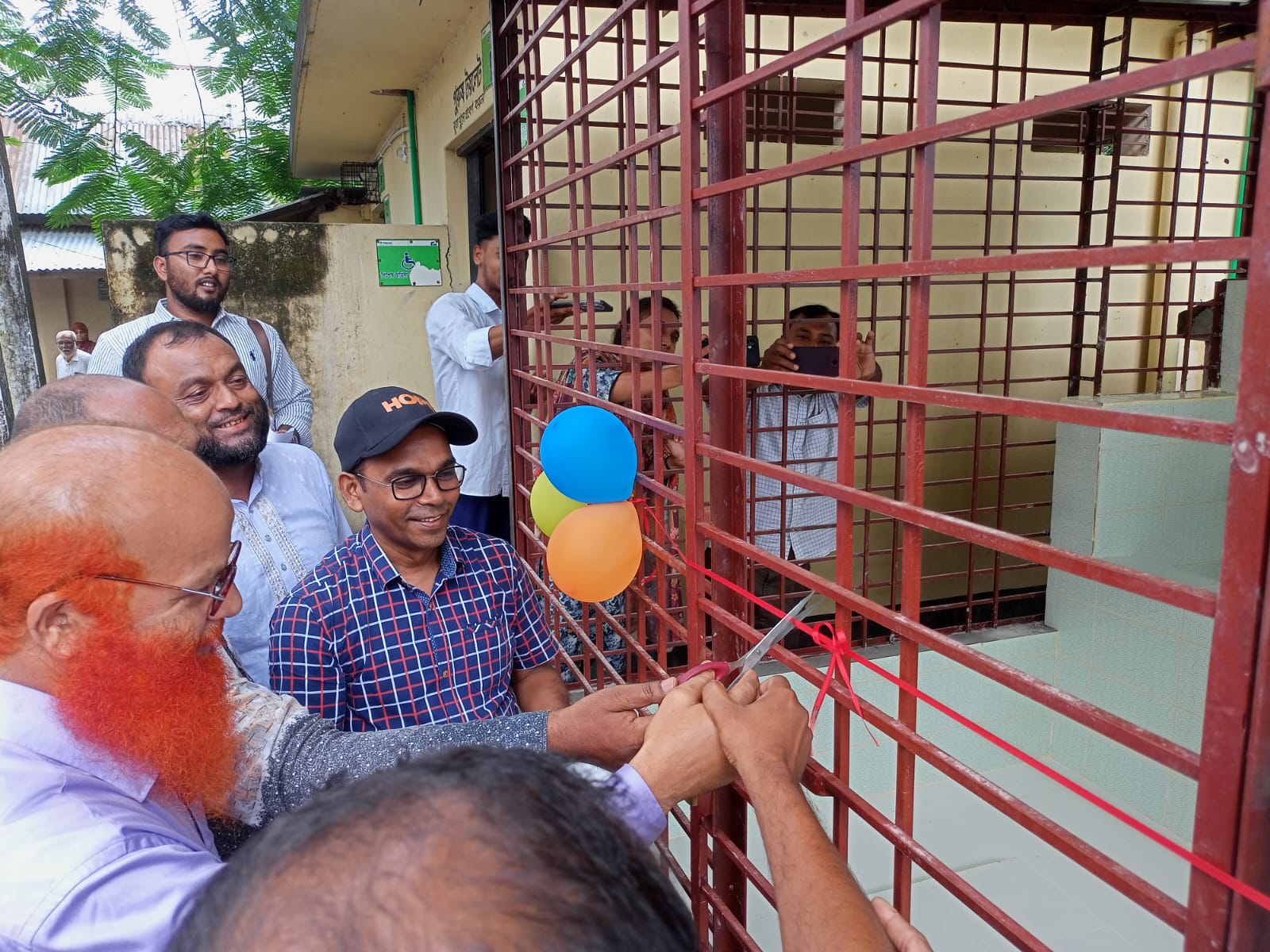 কুড়িগ্রামে ওয়ার্ল্ড ভিশনের আয়োজনে “হাত ধোয়ার স্টেশন” উদ্বোধন