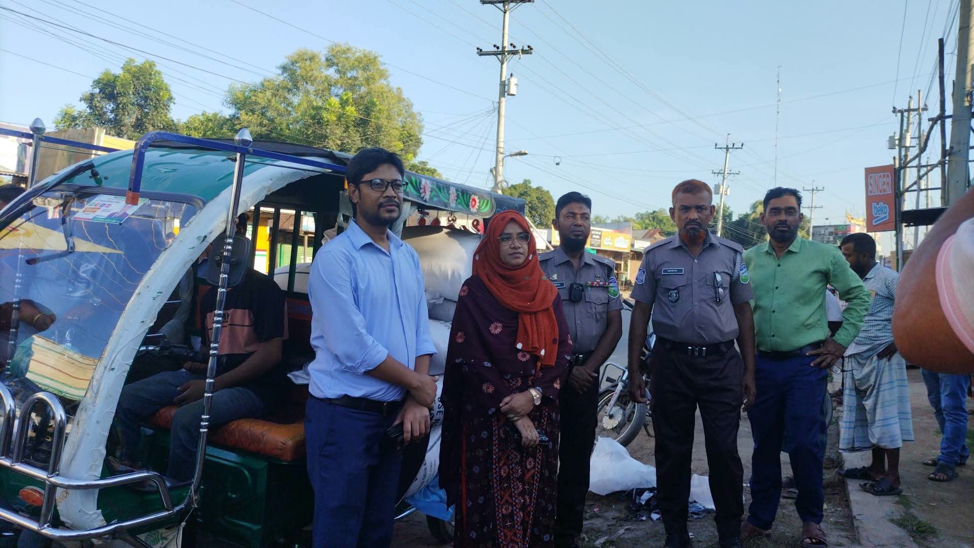 বকশীগঞ্জে অটোরিকশা থেকে ১৫ বস্তা ইউরিয়া সার জব্দ