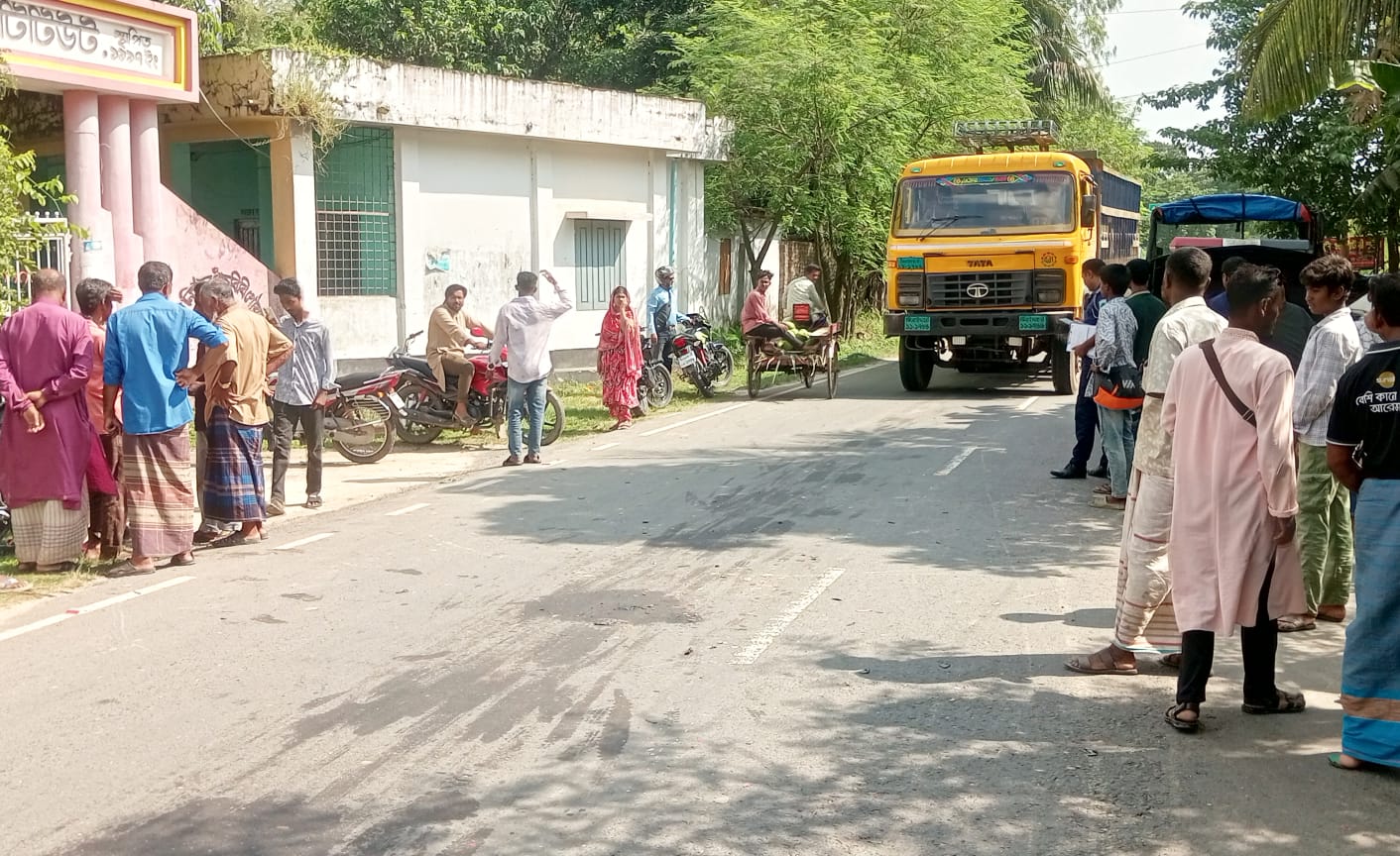 পাঁচবিবিতে বাসের ধাক্কায় মোটরসাইকেল আরোহী যুবকের মৃত্যু, ঘাতক বাস আটক
