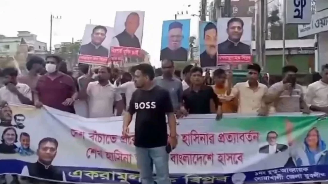 নোয়াখালীতে শেখ হাসিনাকে দেশে ফেরানোর দাবিতে যুবলীগের ঝটিকা মিছিল, আটক ৩