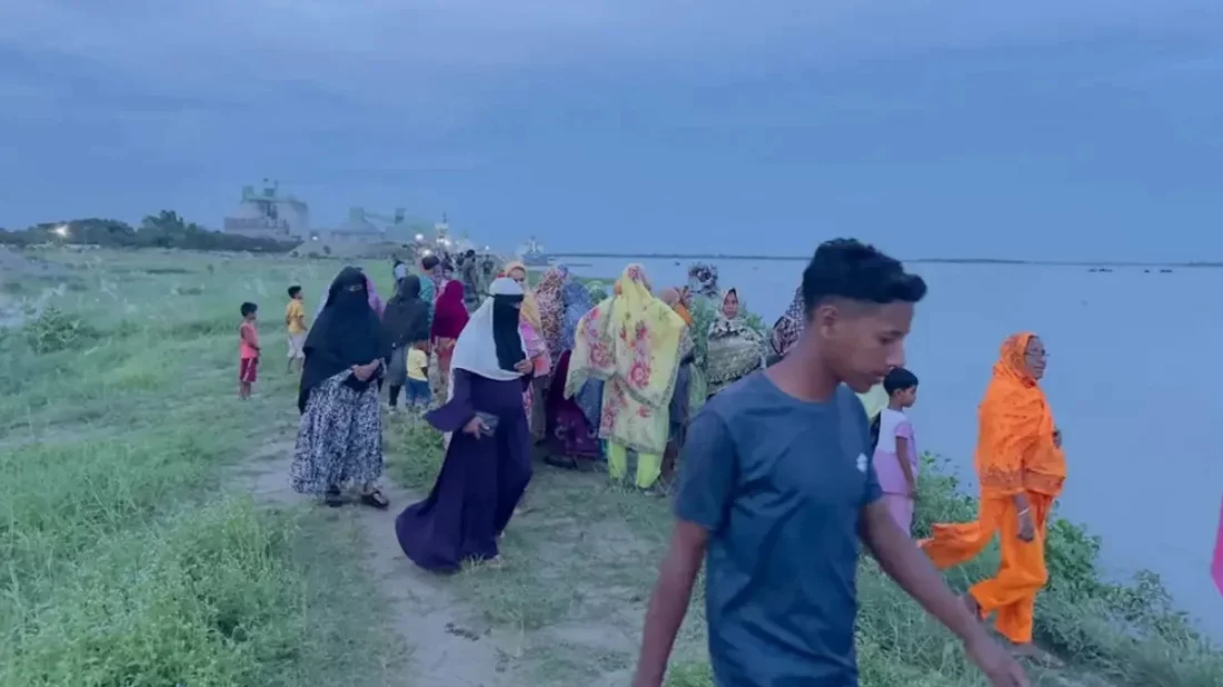 সোনারগাঁয়ে মেঘনায় ট্রলারডুবি, নিহত ১, নিখোঁজ একই পরিবারের ৪