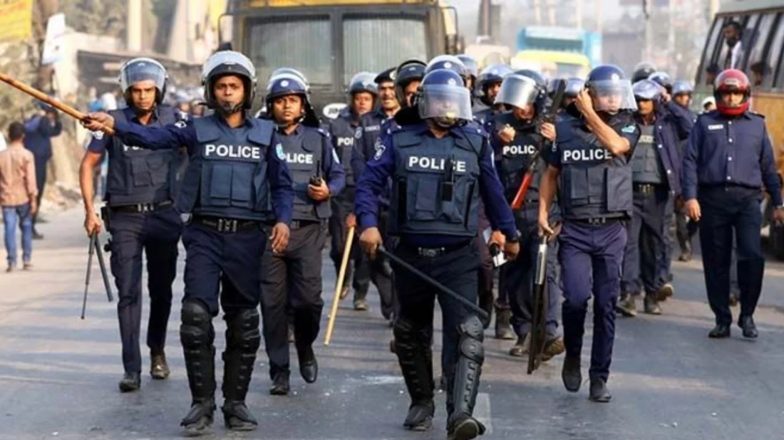 বাংলাদেশ পুলিশের ৬ কর্মকর্তাকে বদলি-পদায়ন