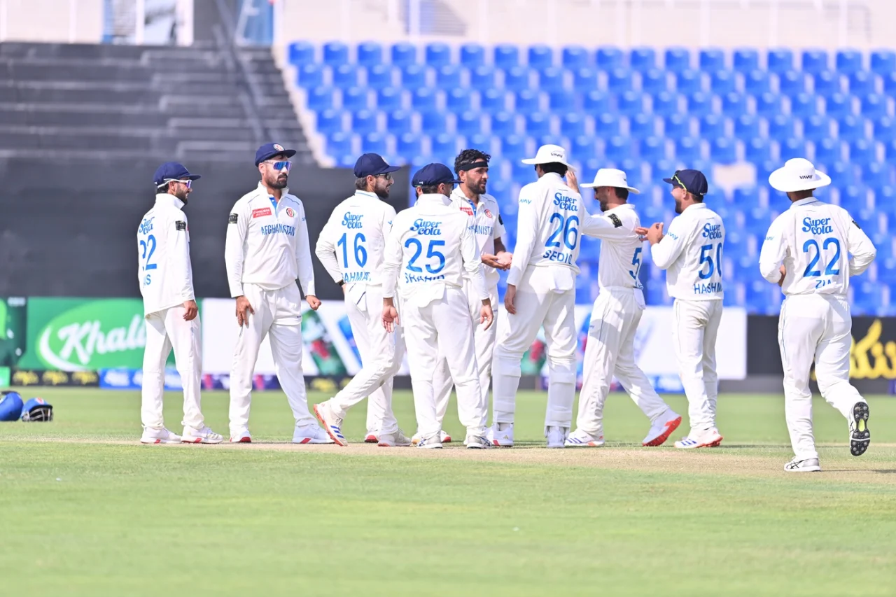 আবুধাবি টেস্টে উড়ন্ত শুরুর পর ব্যাটিং ধস, বাংলাদেশের সংগ্রহ ৩১৭/৮