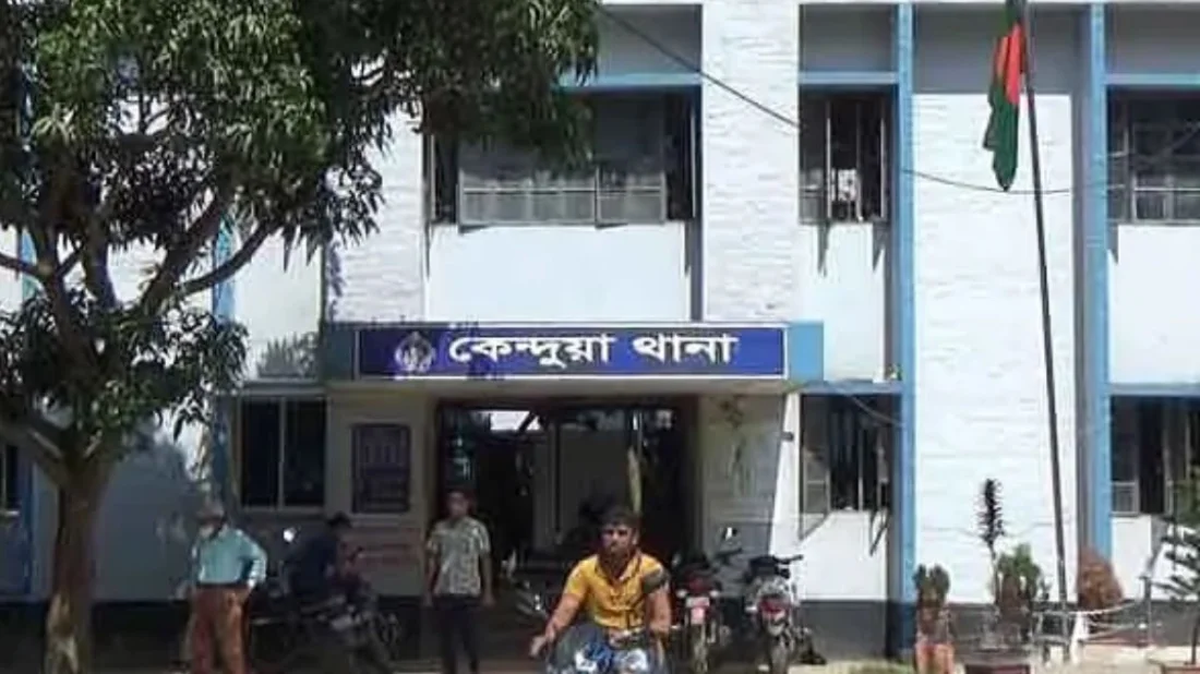 দুই মোটরসাইকেলের মুখোমুখি সংঘর্ষে প্রাণ গেলো বাবা-ছেলের, আহত ৩