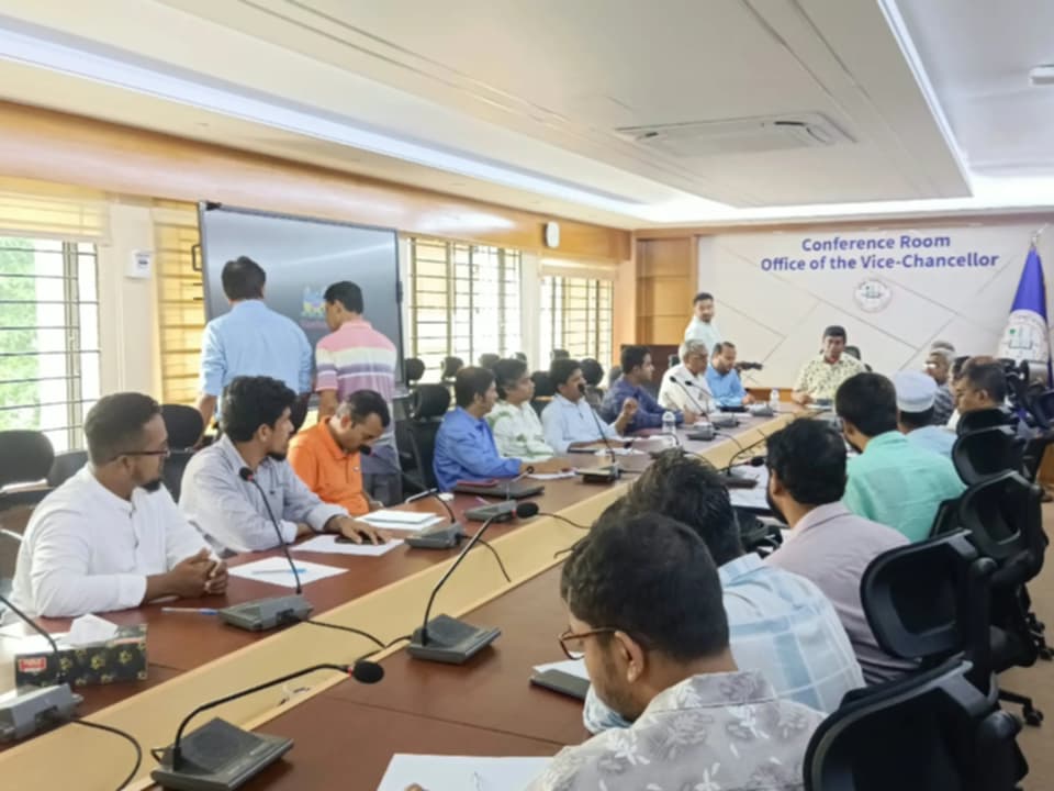 কুবির র‍্যাঙ্কিং বিষয়ক কর্মশালায় রিসোর্স পারসন নোবিপ্রবির ড. ফাহাদ হুসাইন