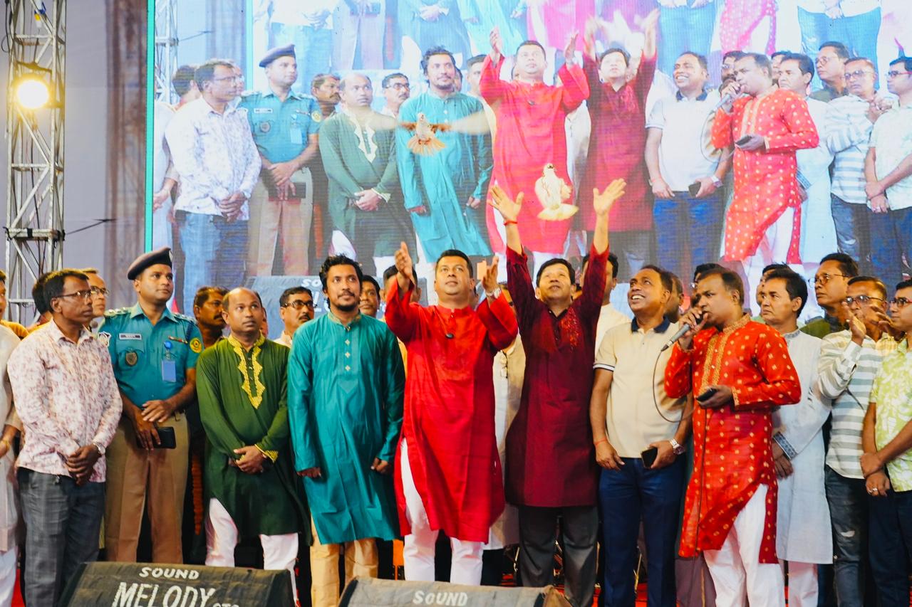 চট্টগ্রামে প্রথমবার জেলা প্রশাসকের হাতে মহালয়ার উদ্বোধন