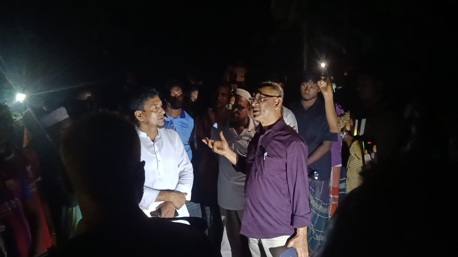 বকশীগঞ্জে নিজ বসত ঘরে যুবকের ঝুলন্ত মরদেহ উদ্ধার করেছে পুলিশ