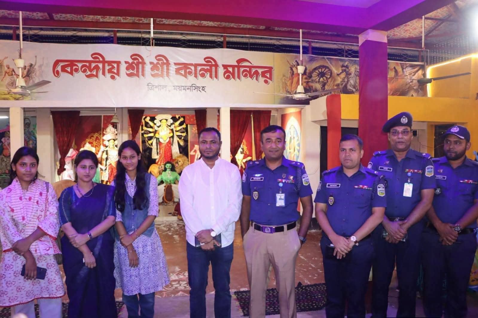 ত্রিশালে দুর্গাপূজার নিরাপত্তা পরিদর্শনে জেলা প্রশাসক ও পুলিশ সুপার