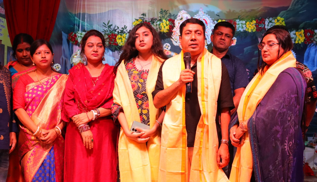 নারায়ণগঞ্জে ২৪০ মণ্ডপে শান্তিপূর্ণ ও উৎসবমুখর দুর্গোৎসব, বন্দর ও সিদ্ধিরগঞ্জে বিভিন্ন পূজামণ্ডপ পরিদর্শনে পুলিশ সুপার