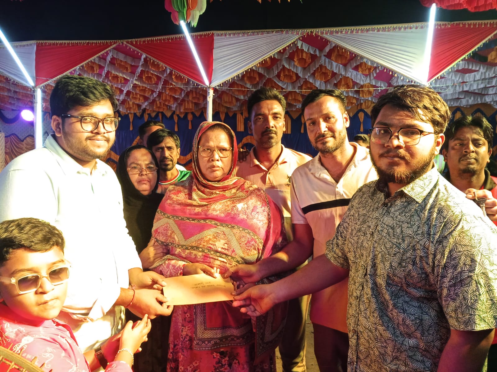 বকশীগঞ্জে ১২ পূজামণ্ডপে সাবেক মেয়র নজরুল সওদাগরের অর্থ সহায়তা