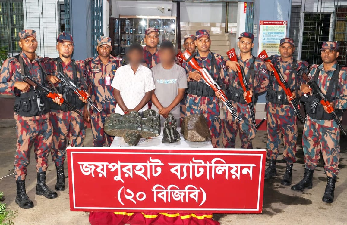 পাঁচবিবিতে কোটি টাকার কষ্টি পাথরের মূর্তি উদ্ধার, আটক-২