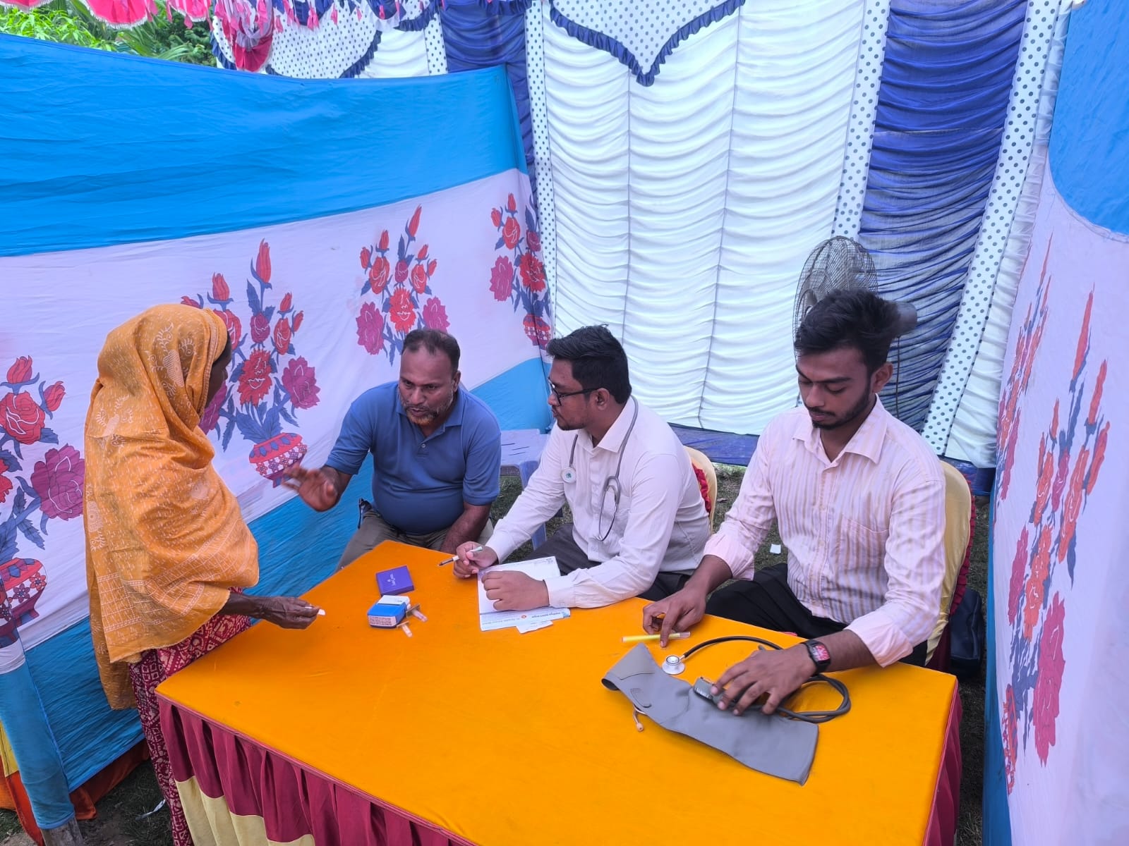 সাঘাটা উন্নয়ন সংস্থার ১৭তম প্রতিষ্ঠাবার্ষিকীতে ফ্রি মেডিকেল ক্যাম্প অনুষ্ঠিত