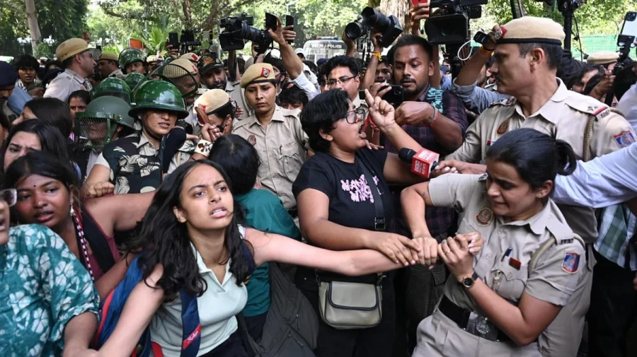 জ্ঞানেশ কুমারের পদত্যাগের দাবিতে দিল্লিতে বিক্ষোভ, ৭০০ জনের বেশি আটক