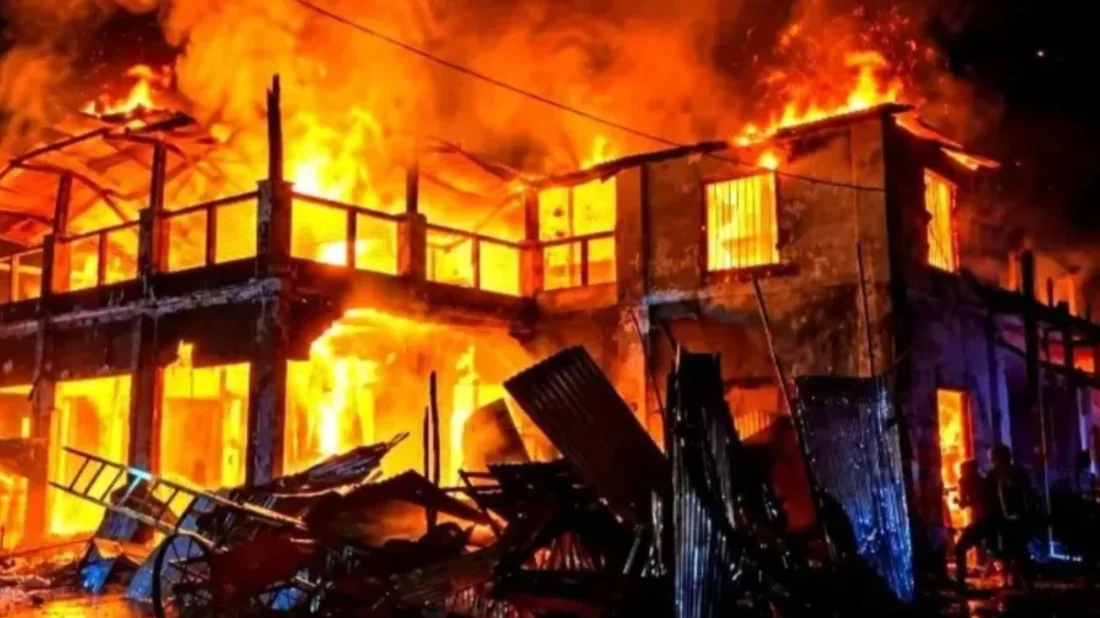 গৌরীপুরে আগুনে ঝলমল সিনেমা হলসহ ২০ দোকান পুড়ে ছাই