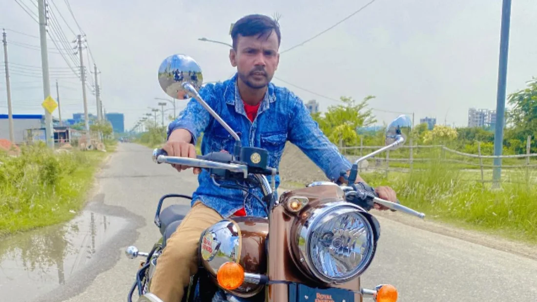 সাবেক স্ত্রীসহ তিনজনের বিরুদ্ধে হিরো আলমের মামলা, ১৫ লাখ টাকা চাঁদা দাবির অভিযোগ