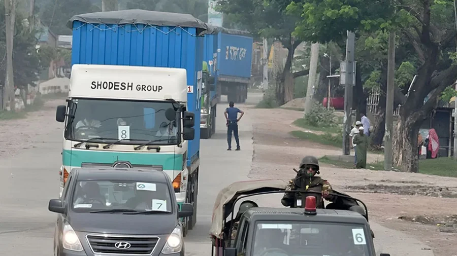 শাহজালাল বিমানবন্দর থেকে রূপপুরের পথে ইউরেনিয়াম, কঠোর নিরাপত্তায় ৩ লরির বহর