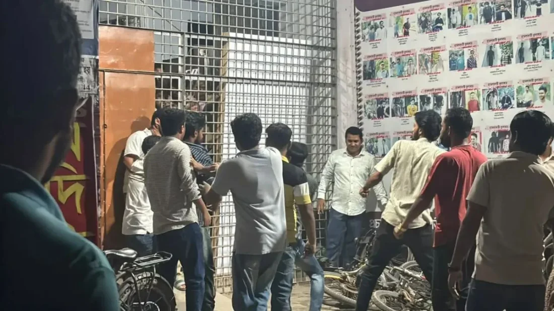 রাবিতে সাংবাদিকদের ওপর ছাত্রদল নেতাকর্মীদের হামলার অভিযোগ, আহত ১৪