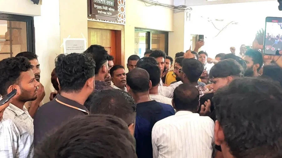 ৪০ বছরের বেশি বয়স, মৌখিক পরীক্ষায় অনুপস্থিত, তবু চূড়ান্ত তালিকায় বিএনপি নেতার স্ত্রীর নাম!